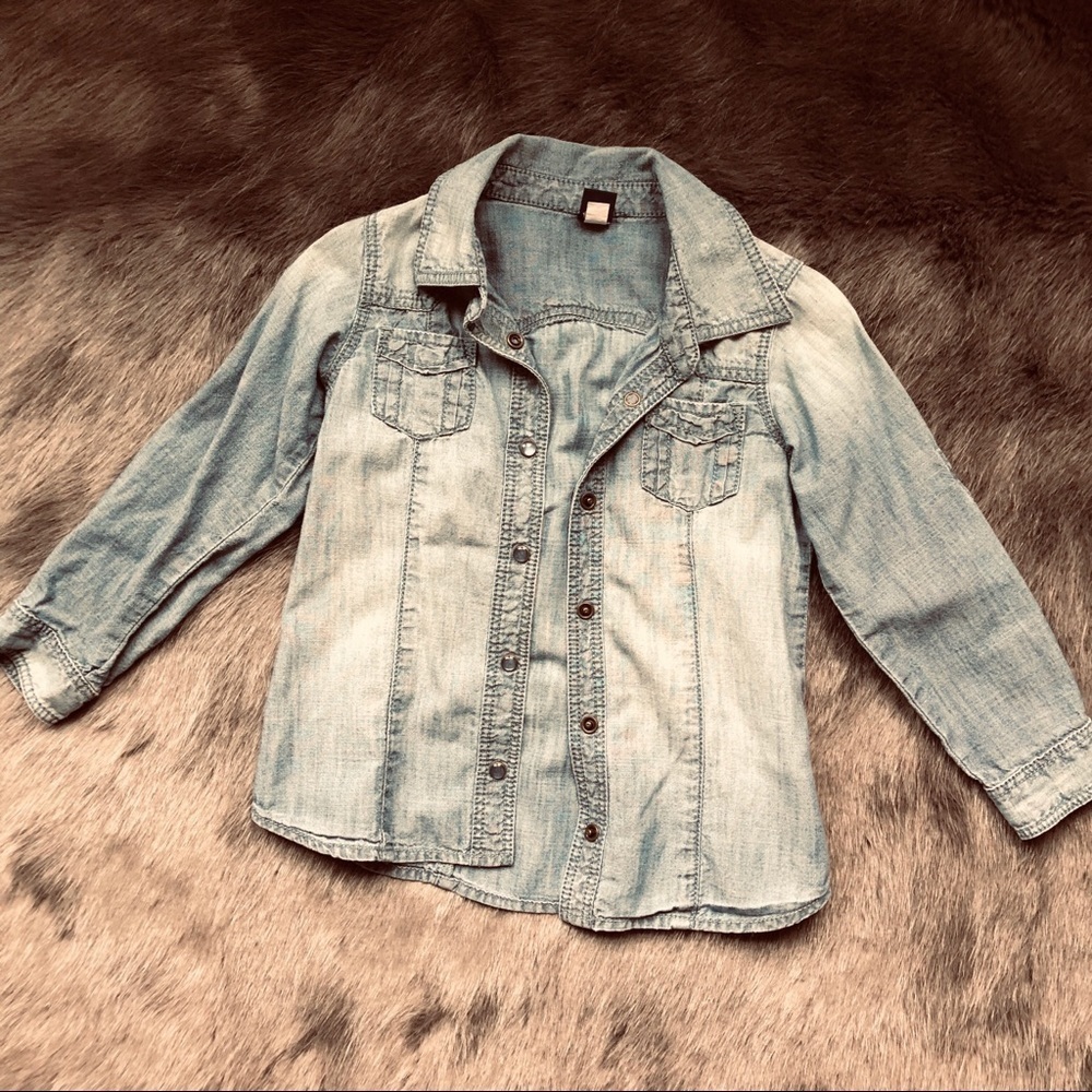 Gap shirt